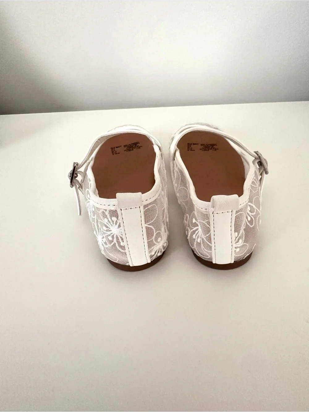 Old Navy White Floral Lace Mary Jane Flats for Kids